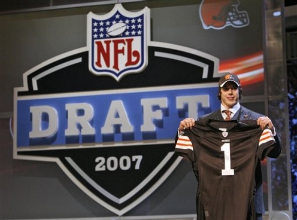 Brady Quinn Jersey #10 NFL Cleveland Browns Mitchell & Ness in Brown (As Is  Item) - Bed Bath & Beyond - 13554669